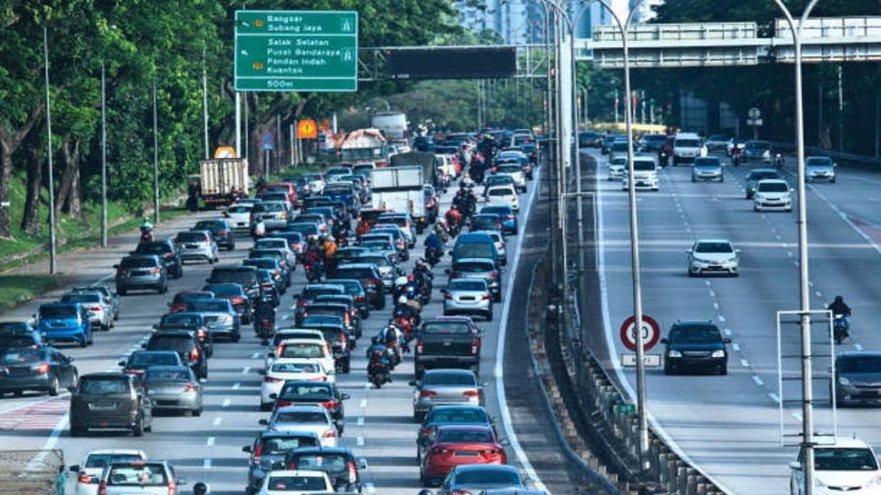 Raya holiday traffic: Traffic is expected to surge following toll exemption