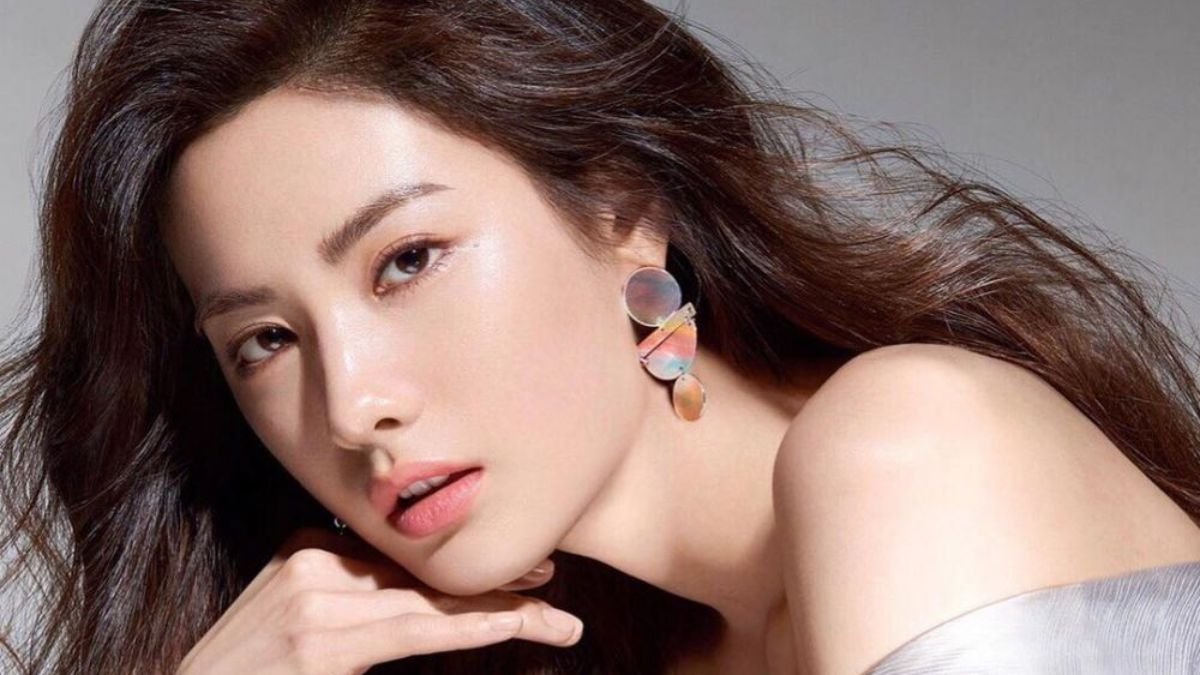 Nana Reveals New Look and Removes Tattoos During Trip