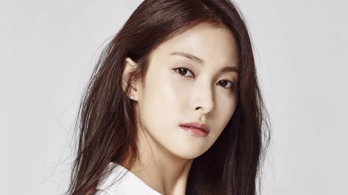 KARA’s Gyuri Halts Activities Due to Facial Fractures